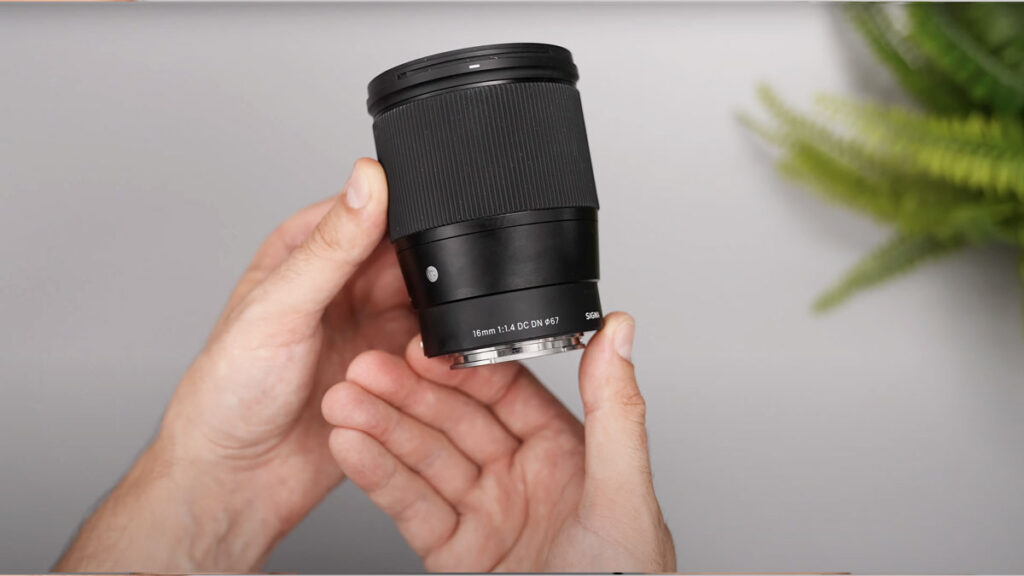 Sigma-16mm-f1.4-for-Sony-E-mount-lens